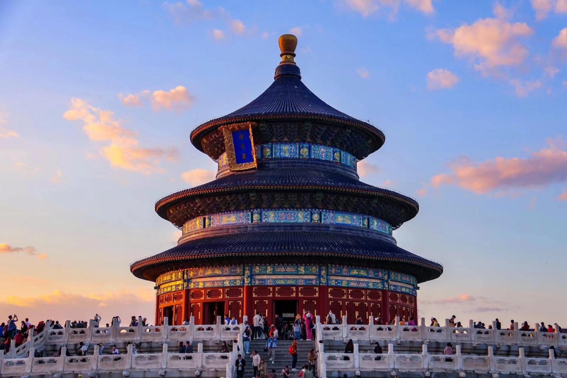 East Sacred Hotel ᴸᴱo---Foreign Accept---Tourism Service English-Speaking 丨 Near Tiananmen Forbidden City丨very Close To Metro Zhangzizhong And Beixinqiao 丨european Foot Ball English丨free Advance Tickets And Laundry Drying Service Coffee Snacks Bắc Kinh Ngoại thất bức ảnh