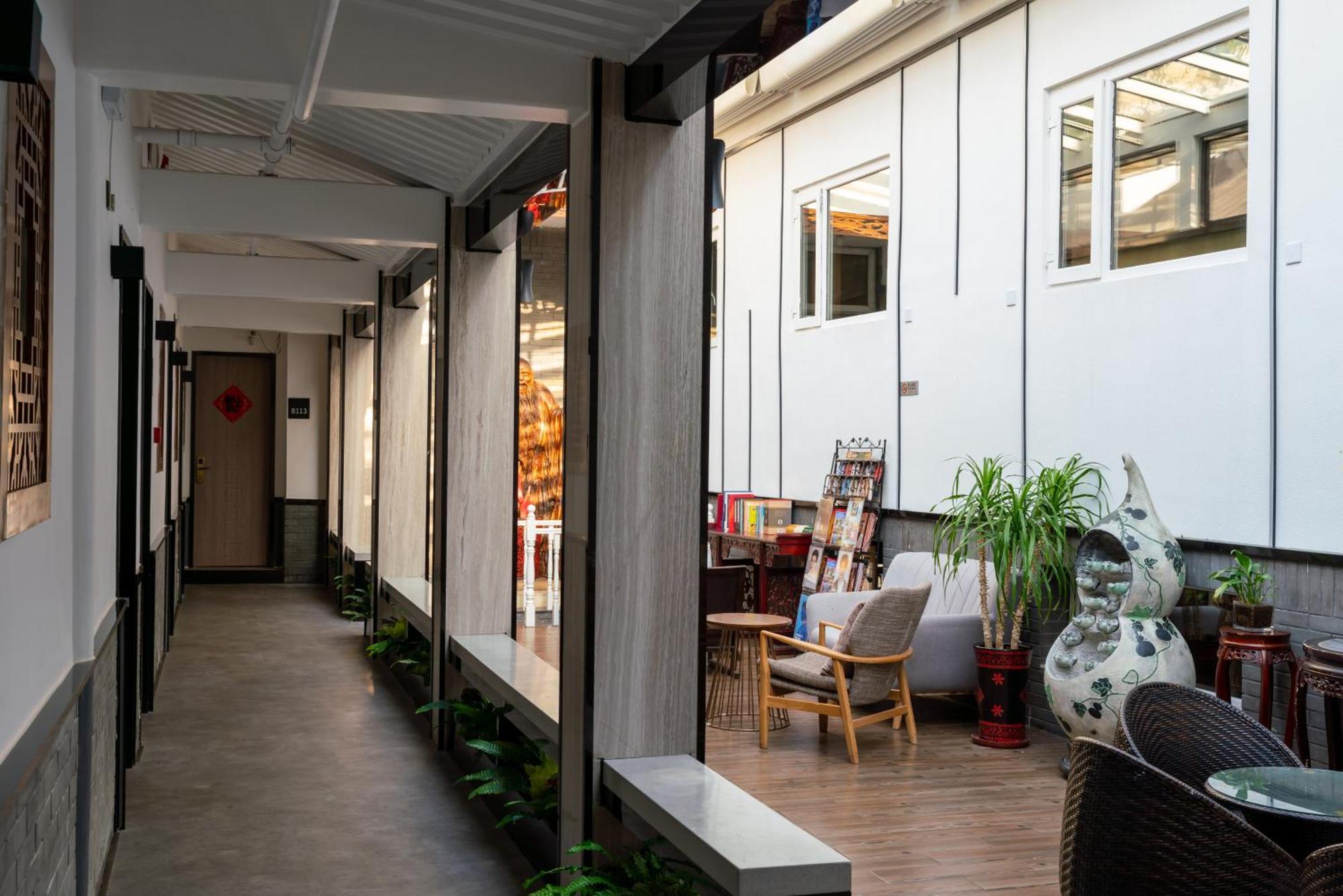 East Sacred Hotel ᴸᴱo---Foreign Accept---Tourism Service English-Speaking 丨 Near Tiananmen Forbidden City丨very Close To Metro Zhangzizhong And Beixinqiao 丨european Foot Ball English丨free Advance Tickets And Laundry Drying Service Coffee Snacks Bắc Kinh Ngoại thất bức ảnh