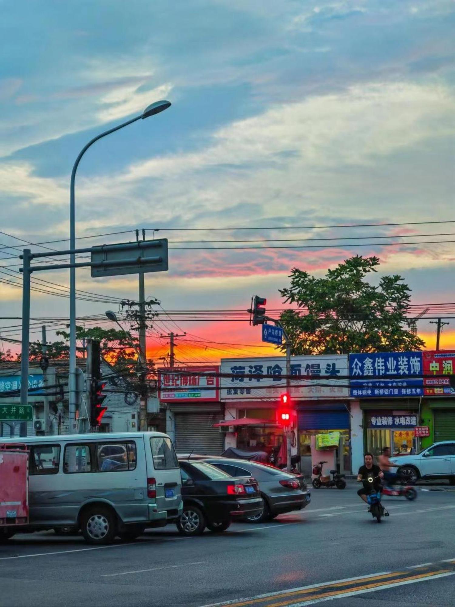 East Sacred Hotel ᴸᴱo---Foreign Accept---Tourism Service English-Speaking 丨 Near Tiananmen Forbidden City丨very Close To Metro Zhangzizhong And Beixinqiao 丨european Foot Ball English丨free Advance Tickets And Laundry Drying Service Coffee Snacks Bắc Kinh Ngoại thất bức ảnh