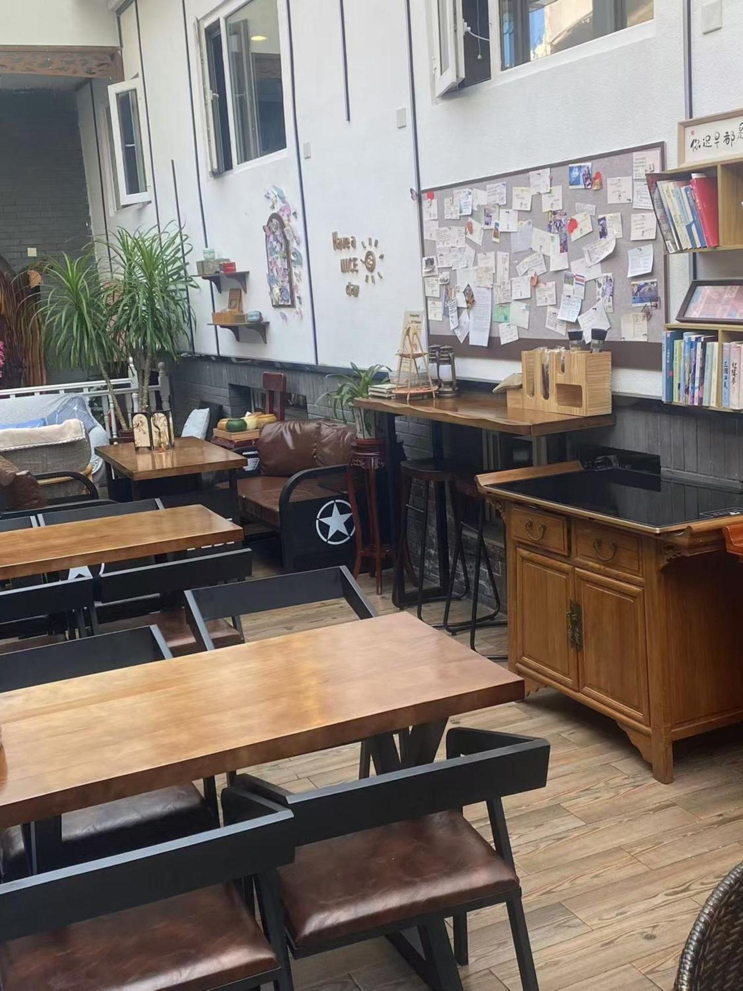 East Sacred Hotel ᴸᴱo---Foreign Accept---Tourism Service English-Speaking 丨 Near Tiananmen Forbidden City丨very Close To Metro Zhangzizhong And Beixinqiao 丨european Foot Ball English丨free Advance Tickets And Laundry Drying Service Coffee Snacks Bắc Kinh Ngoại thất bức ảnh